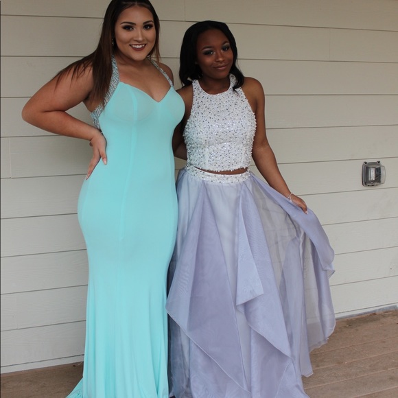 Prom dress! - Picture 3 of 8